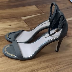 NEW with tag. High heels, Dark army green color. Call it Spring. Size 6.